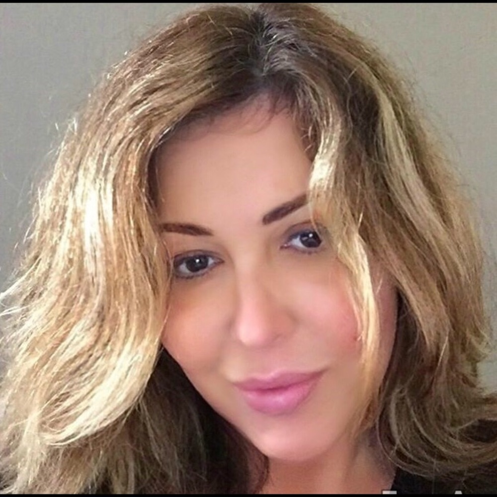 Meet your Posher, Larisa